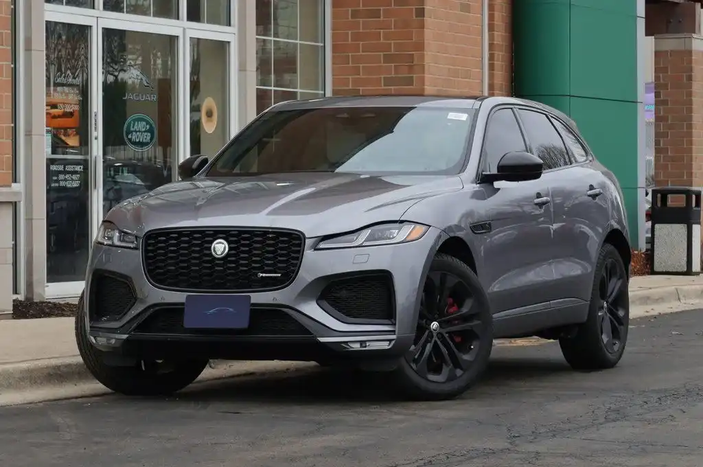 2025 Jaguar F-PACE P400 R-Dynamic S's photo