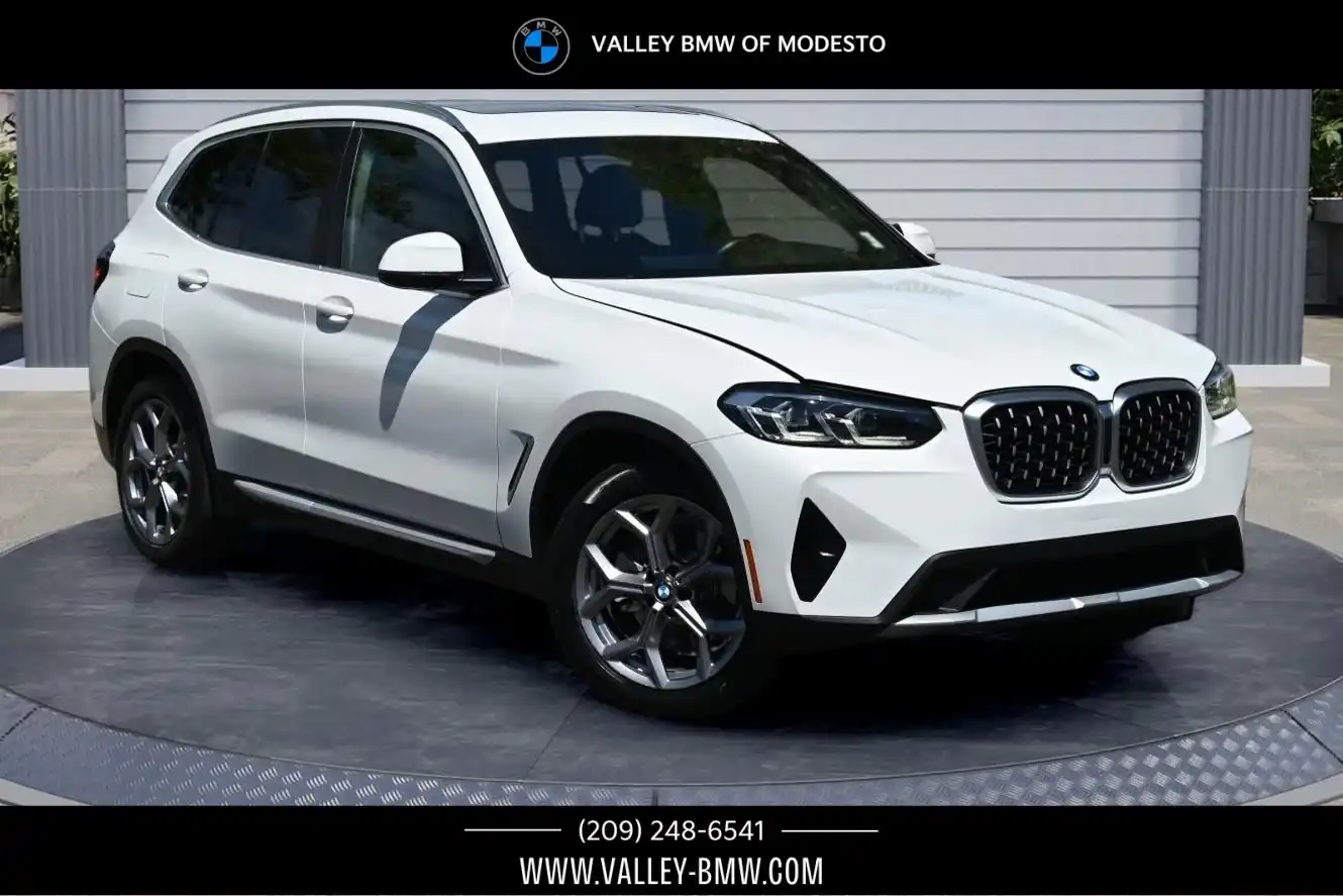2023 BMW X3 sDrive30i's photo