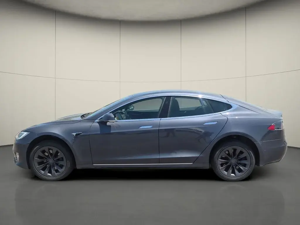 2020 Tesla Model S Long Range Plus photo 4