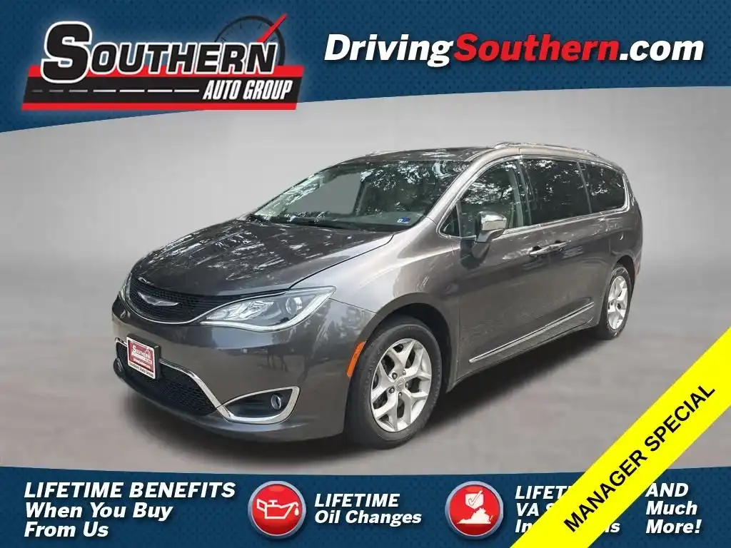 2020 Chrysler Pacifica Limited's photo