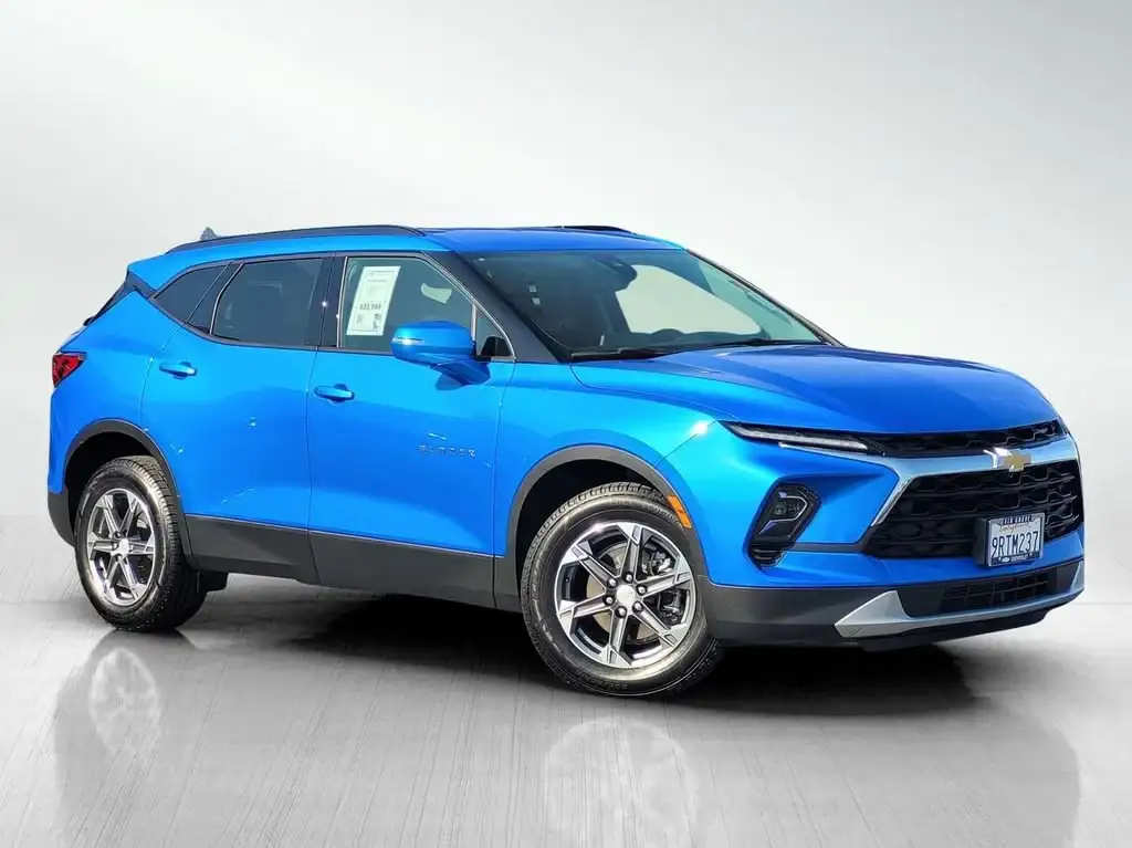 2025 Chevrolet Blazer 2.0T 3LT AWD's photo