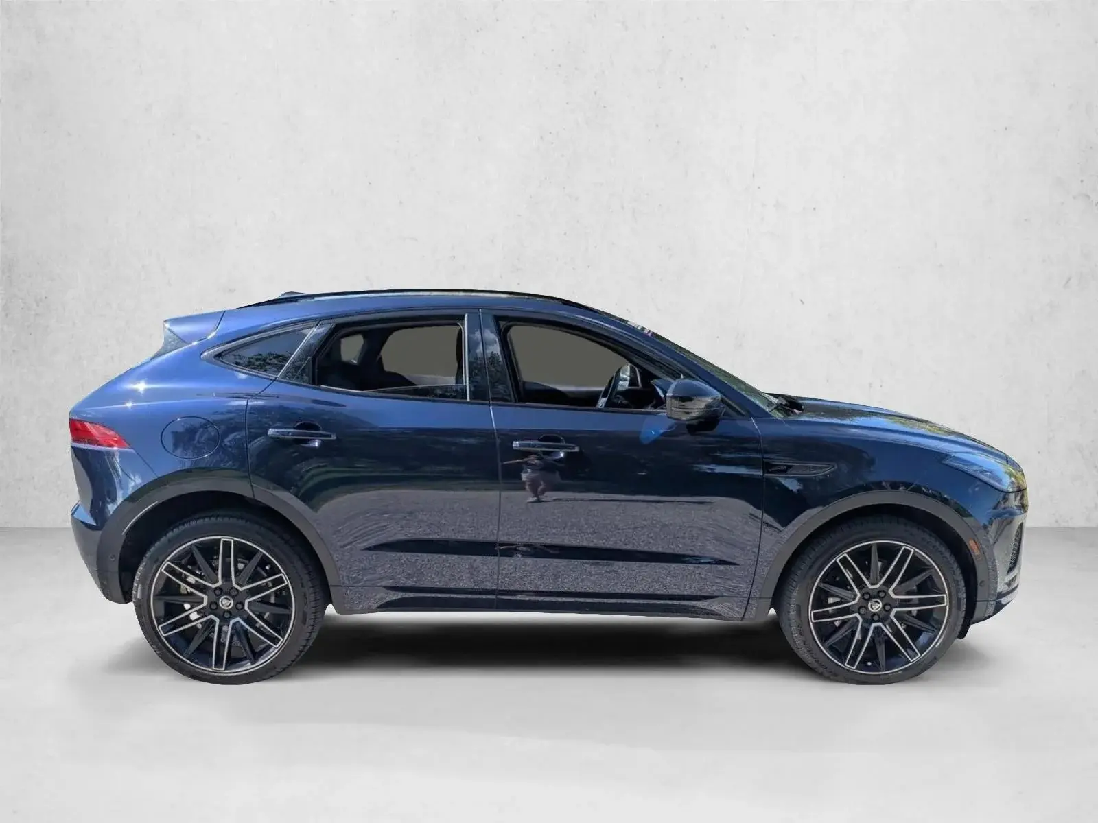 2024 Jaguar E-PACE P250 R-DYNAMIC SE photo 4