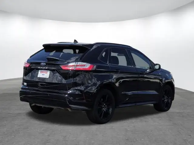 2022 Ford Edge ST-Line AWD photo 4