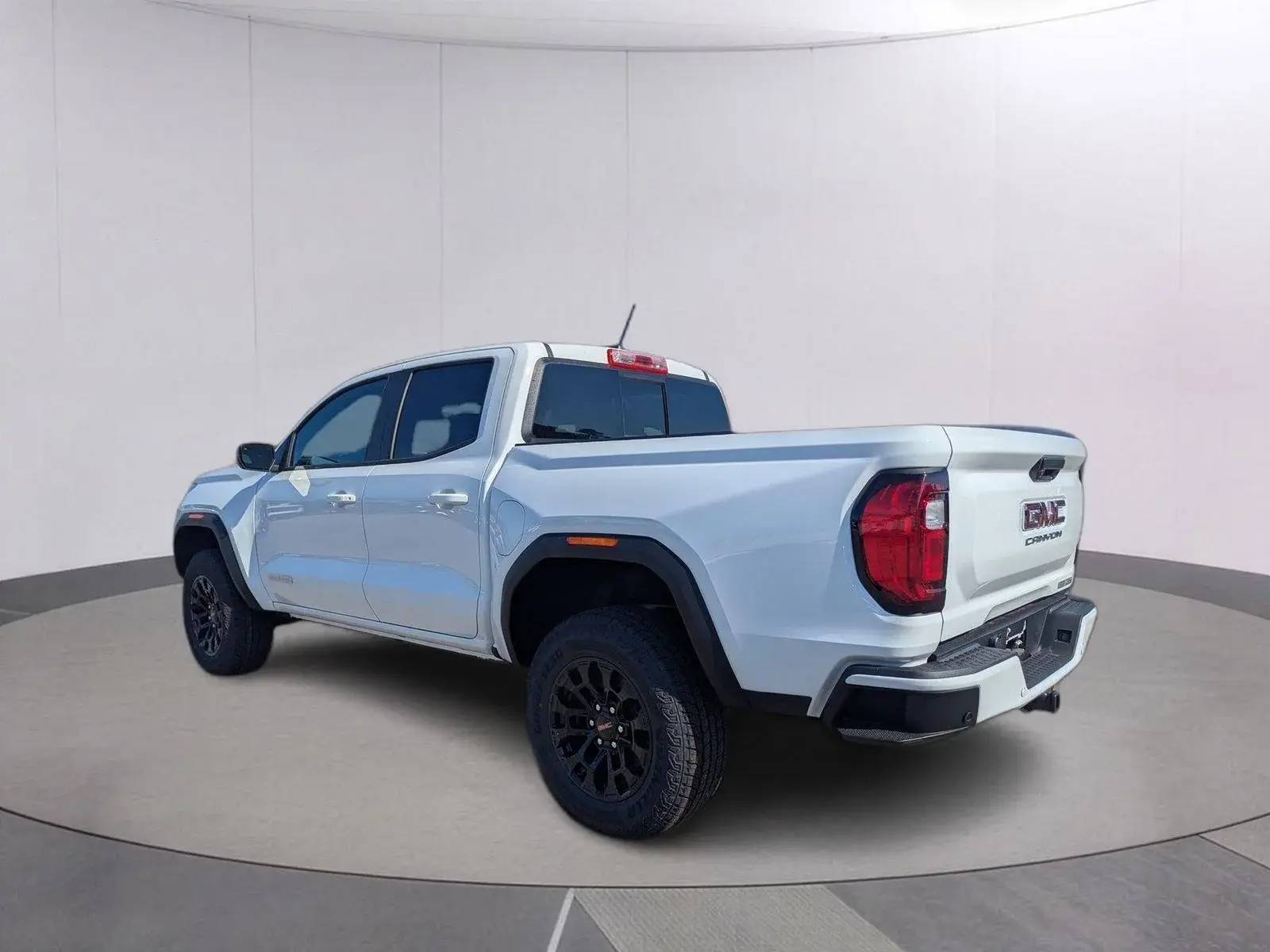 2026 GMC Canyon 2WD Elevation Crew Cab Short Box photo 5