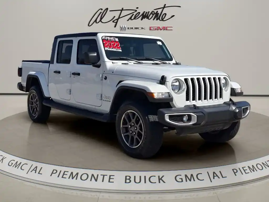 2022 Jeep Gladiator Overland's photo