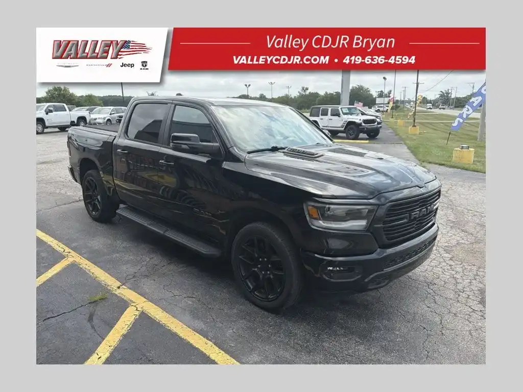 2024 RAM 1500 Laramie 4x4 Crew Cab 5'7's photo