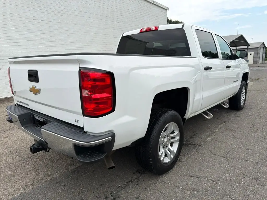 2014 Chevrolet Silverado 1500 LT Crew Cab Short Box photo 3
