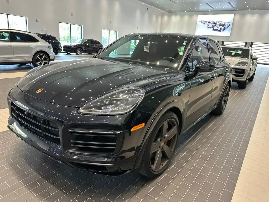 2021 Porsche Cayenne GTS's photo