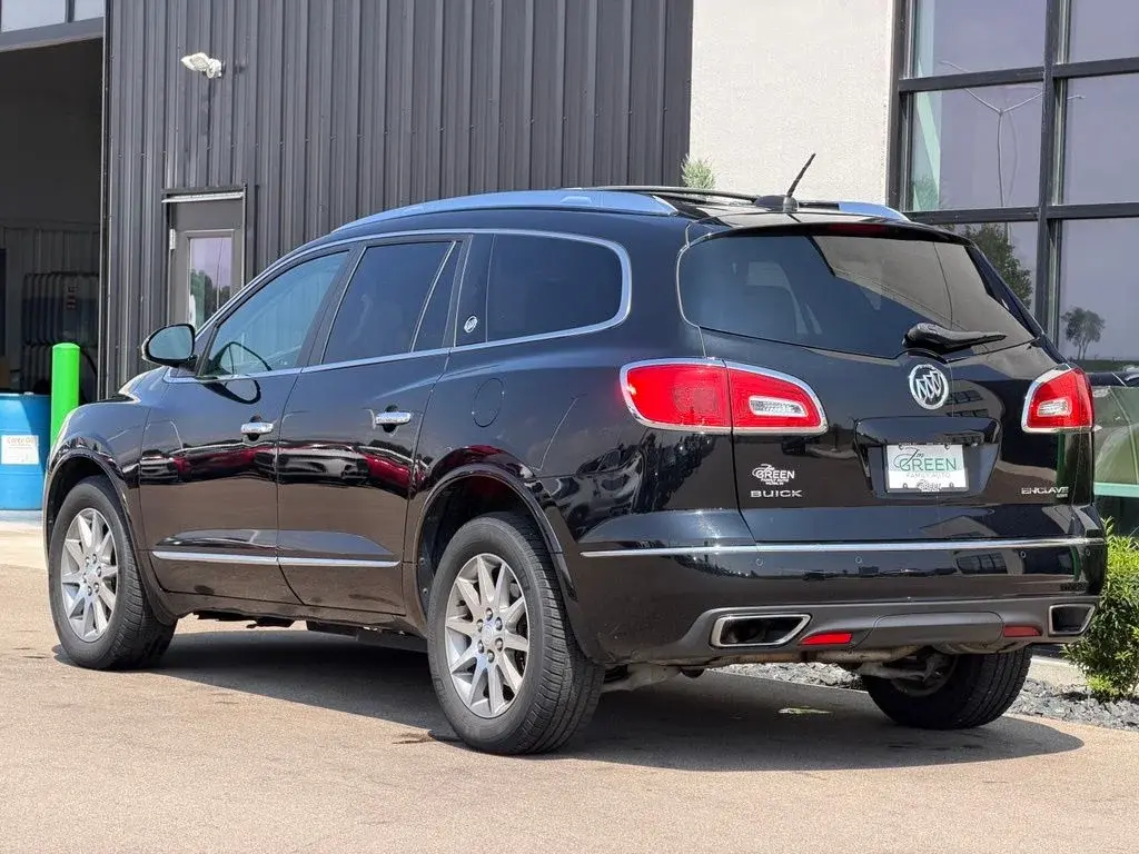 2017 Buick Enclave Leather AWD photo 3