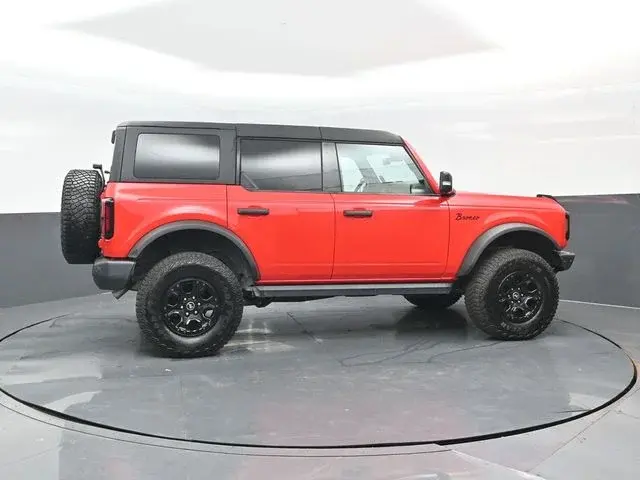 2022 Ford Bronco Wildtrak 4x4 photo 3