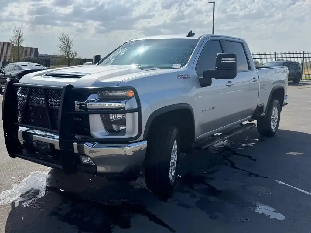 2021 Chevrolet Silverado HD LT 4WD Crew Cab Standard Box's photo