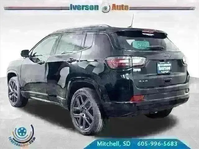 2025 Jeep Compass Limited 4X4 photo 4