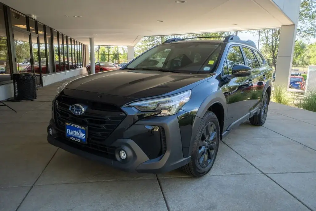 2024 Subaru Outback Onyx Edition XT photo 3