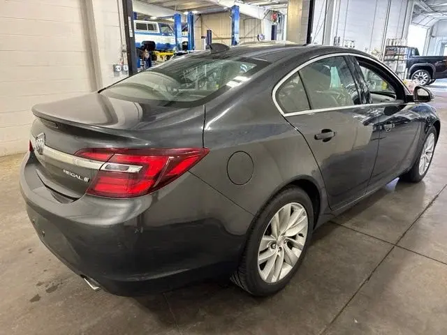 2016 Buick Regal Base photo 4
