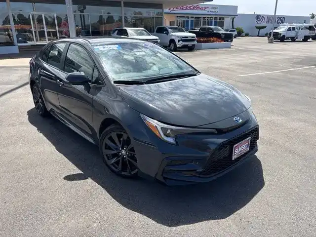 2023 Toyota Corolla SE Hybrid CVT's photo