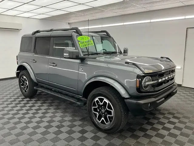 2023 Ford Bronco Outer Banks 4x4 photo 3