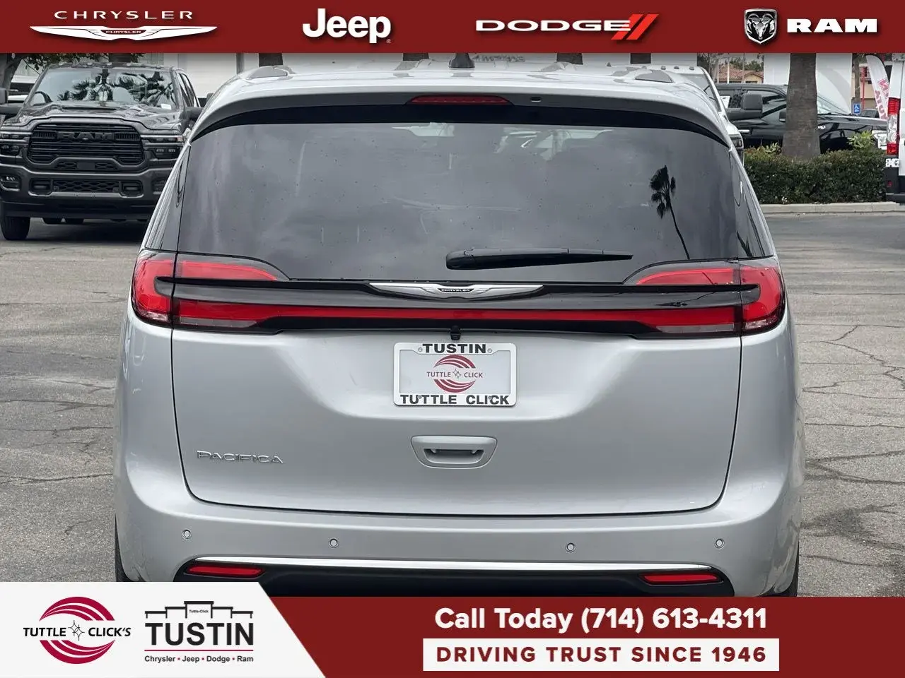 2026 Chrysler Pacifica Select photo 5