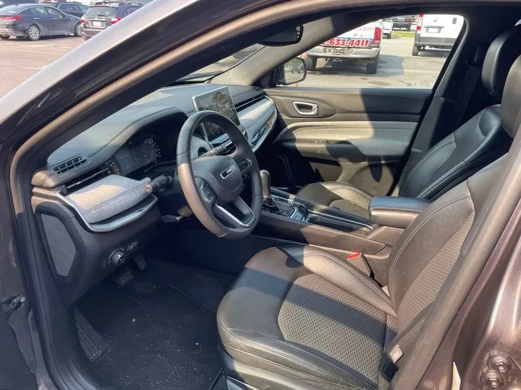2024 Jeep Compass Latitude 4X4 photo 5