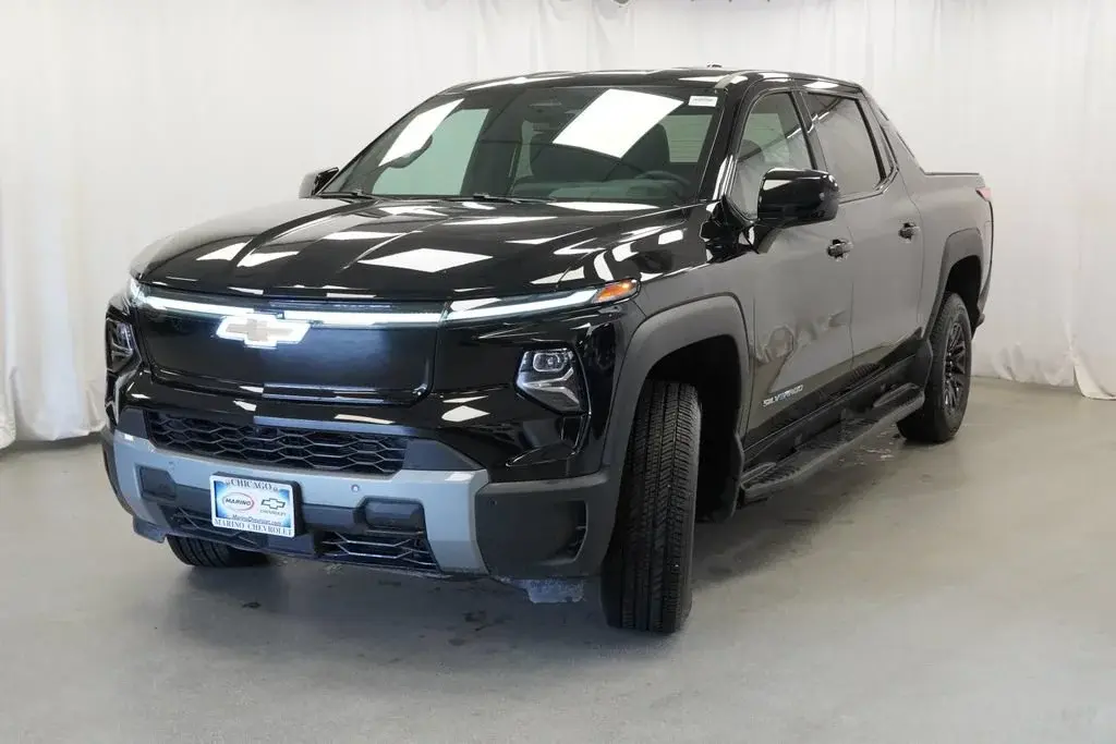 2026 Chevrolet Silverado EV LT Extended Range photo 3