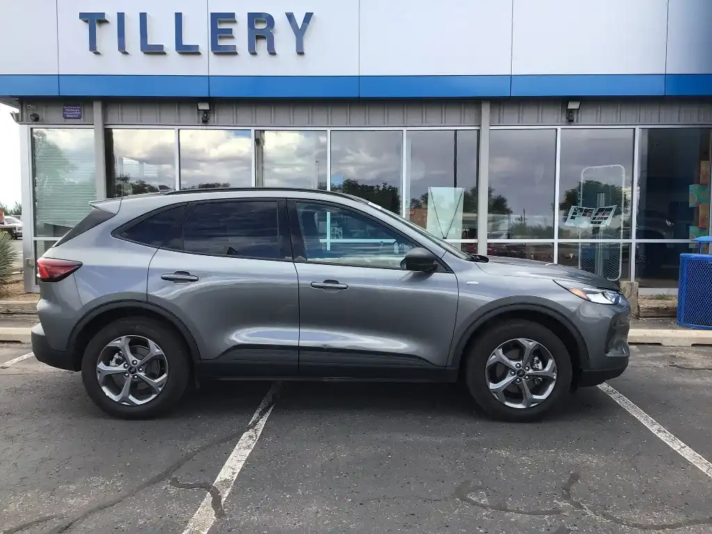 2025 Ford Escape ST-Line AWD's photo