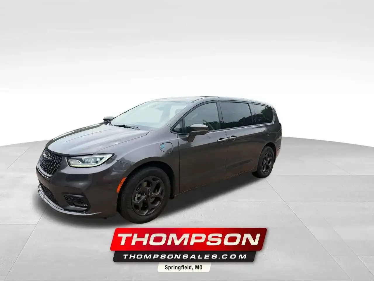 2022 Chrysler Pacifica Hybrid Limited Hybrid's photo