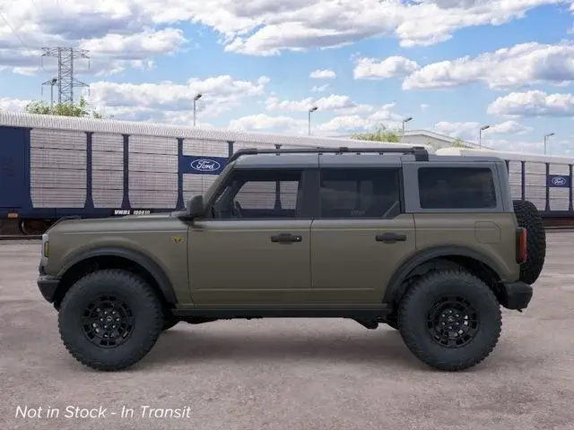 2026 Ford Bronco Badlands 4WD photo 3