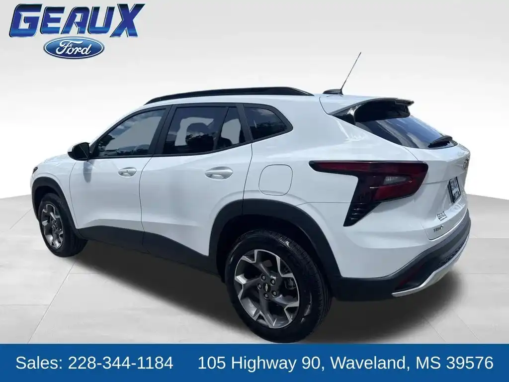 2025 Chevrolet Trax LT's photo