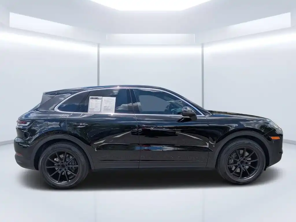 2024 Porsche Cayenne Base's photo
