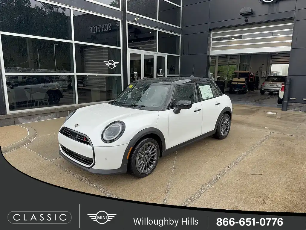 2026 MINI Hardtop Cooper S Signature's photo
