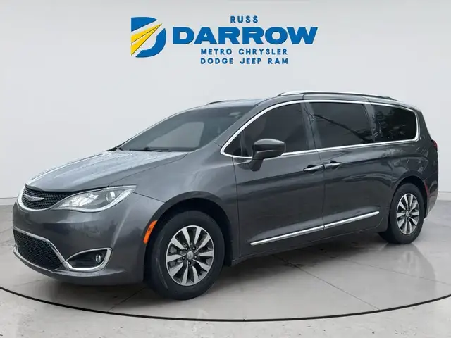 2020 Chrysler Pacifica Touring L Plus photo 1
