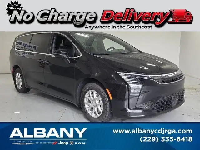 2027 Chrysler Pacifica Select's photo