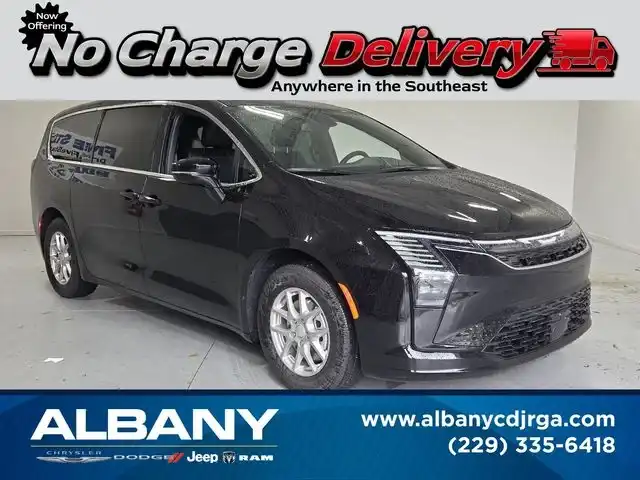 2027 Chrysler Pacifica Select's photo