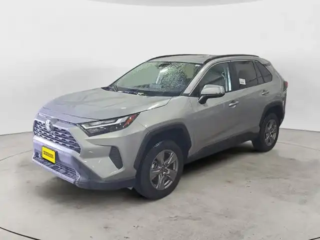 2025 Toyota RAV4 XLE AWD's photo