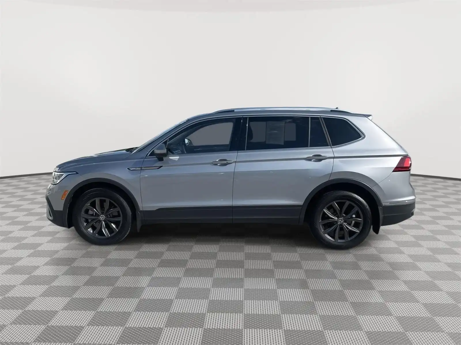 2024 Volkswagen Tiguan 2.0T SE 4Motion's photo