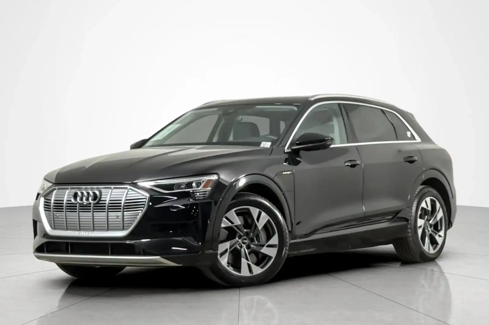 2023 Audi e-tron 95 kWh Premium Plus quattro's photo