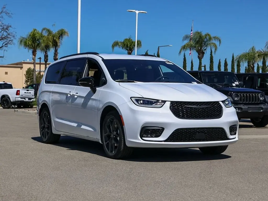 Vehicle Image 2