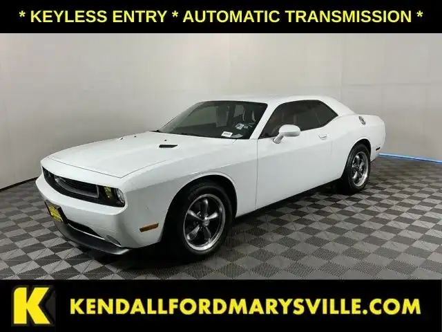 2013 Dodge Challenger SXT's photo