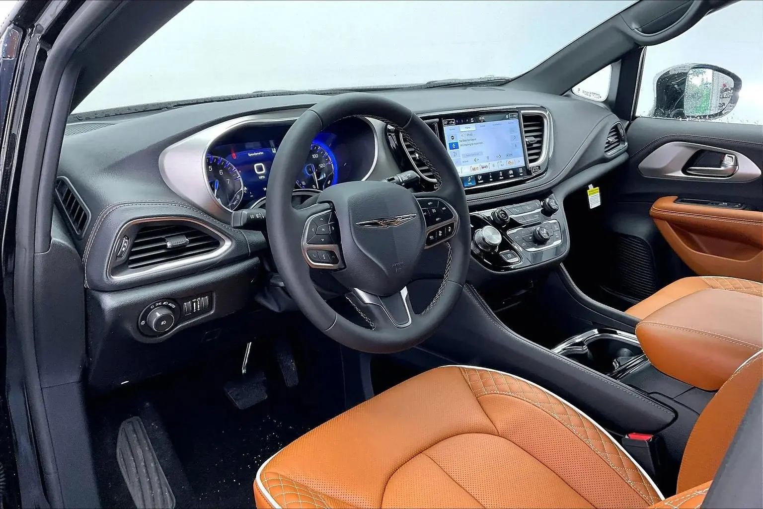 2026 Chrysler Pacifica Pinnacle AWD photo 4