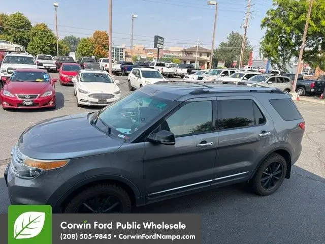 2013 Ford Explorer XLT 4x4 photo 5