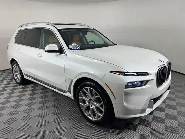 2023 BMW X7 xDrive40i's photo