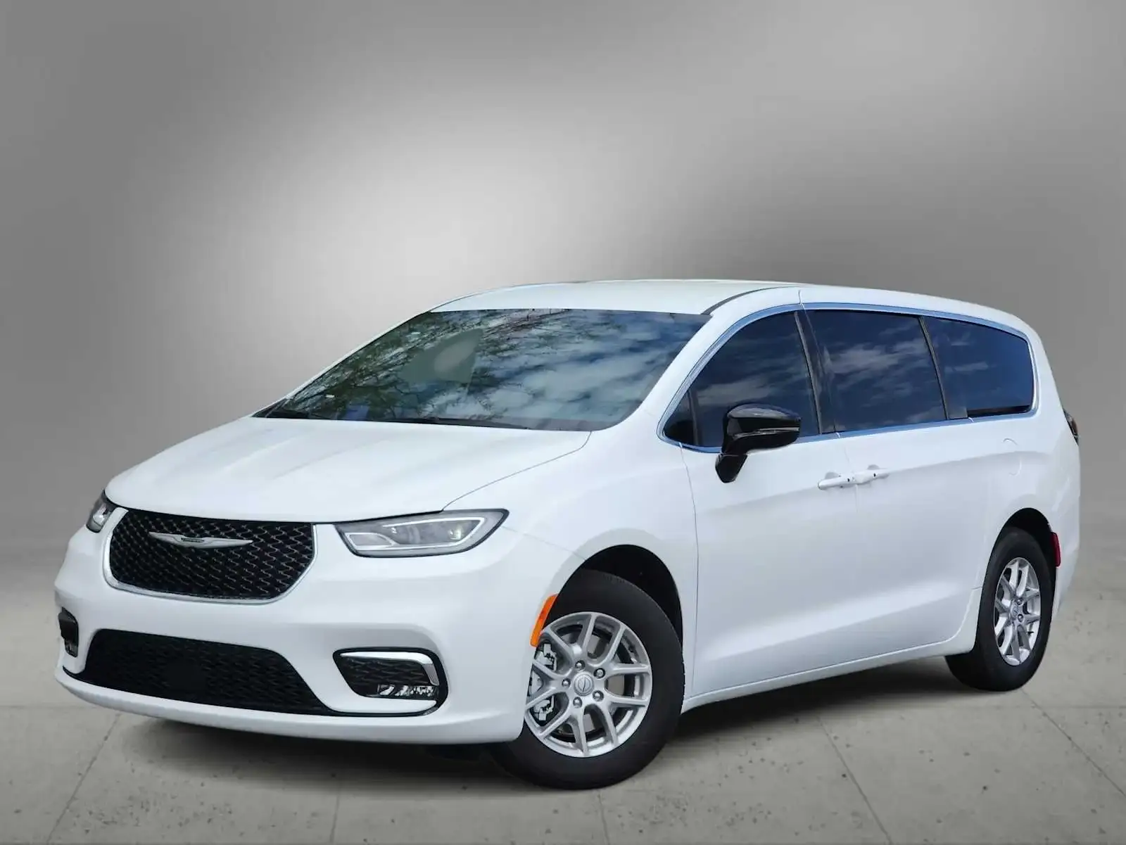 2026 Chrysler Pacifica Select's photo