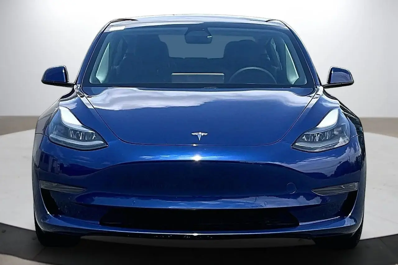 2021 Tesla Model 3 Standard Range Plus photo 3