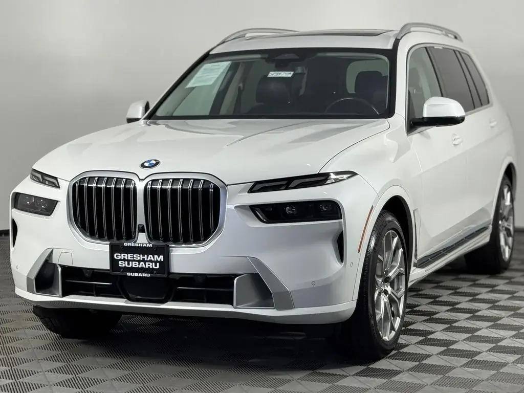 2023 BMW X7 xDrive40i photo 3