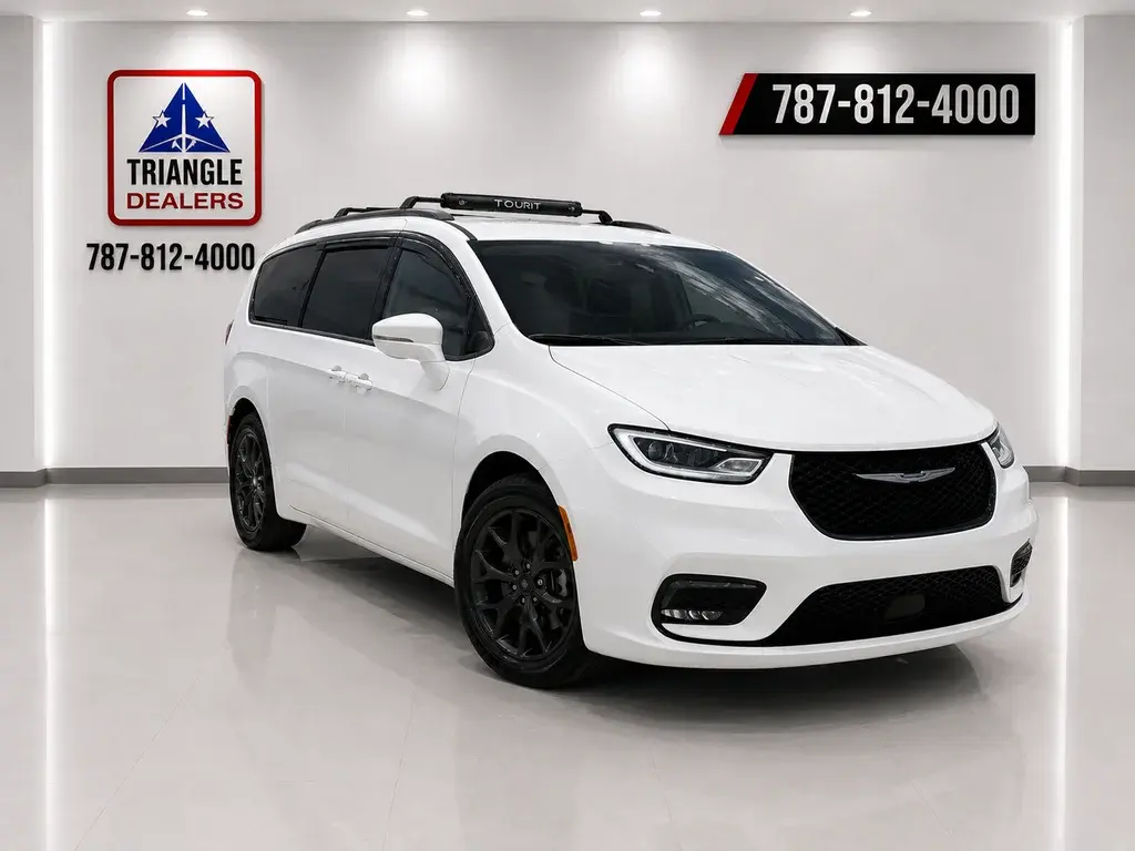 2021 Chrysler Pacifica Touring L photo 3
