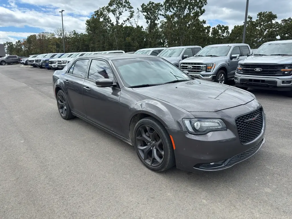 2023 Chrysler 300 S photo 3