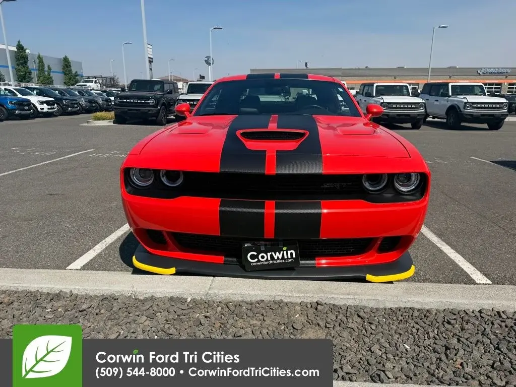 2016 Dodge Challenger SRT Hellcat photo 5