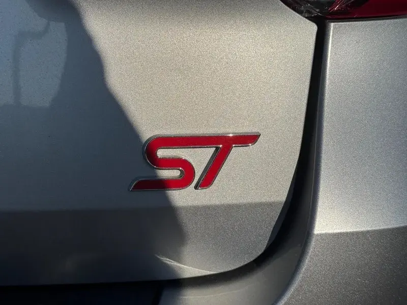 2022 Ford Explorer ST 4WD photo 4