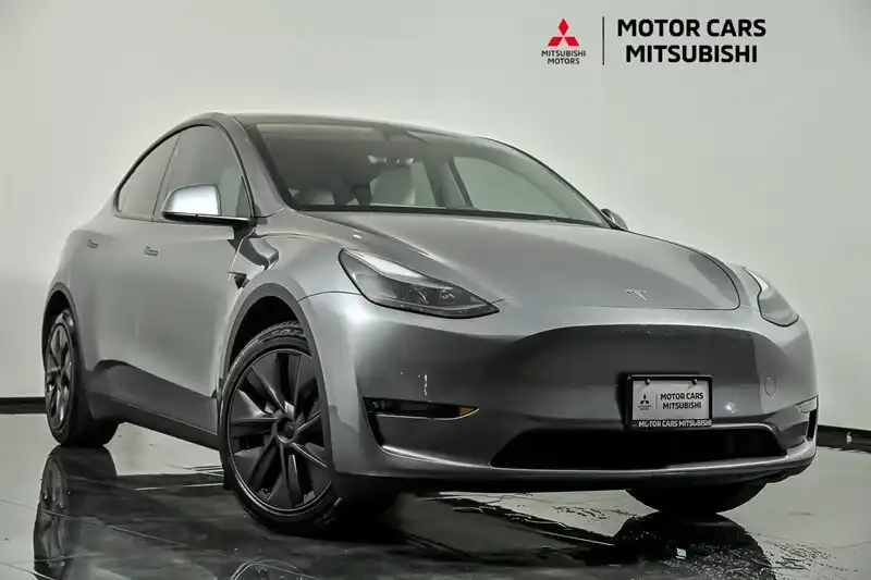 2025 Tesla Model Y Long Range Dual Motor All-Wheel Drive's photo