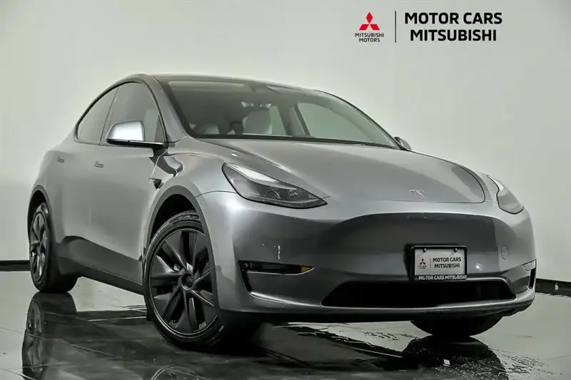 2025 Tesla Model Y Long Range Dual Motor All-Wheel Drive's photo