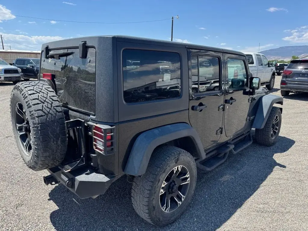 2016 Jeep Wrangler Rubicon photo 5